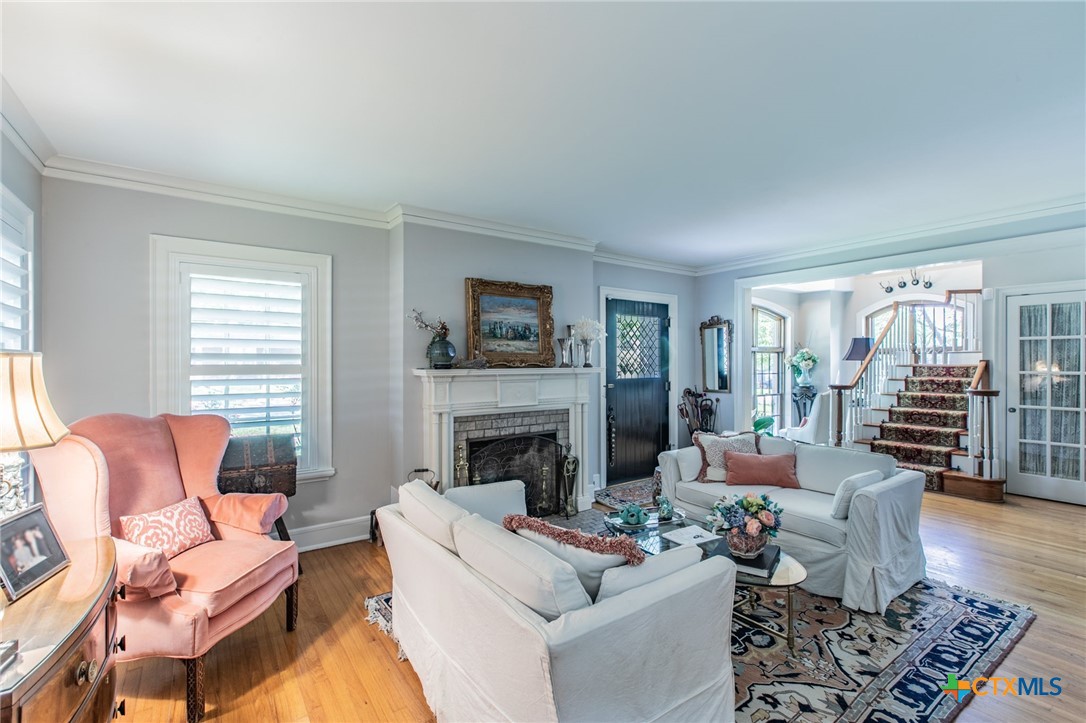 main property photo 28