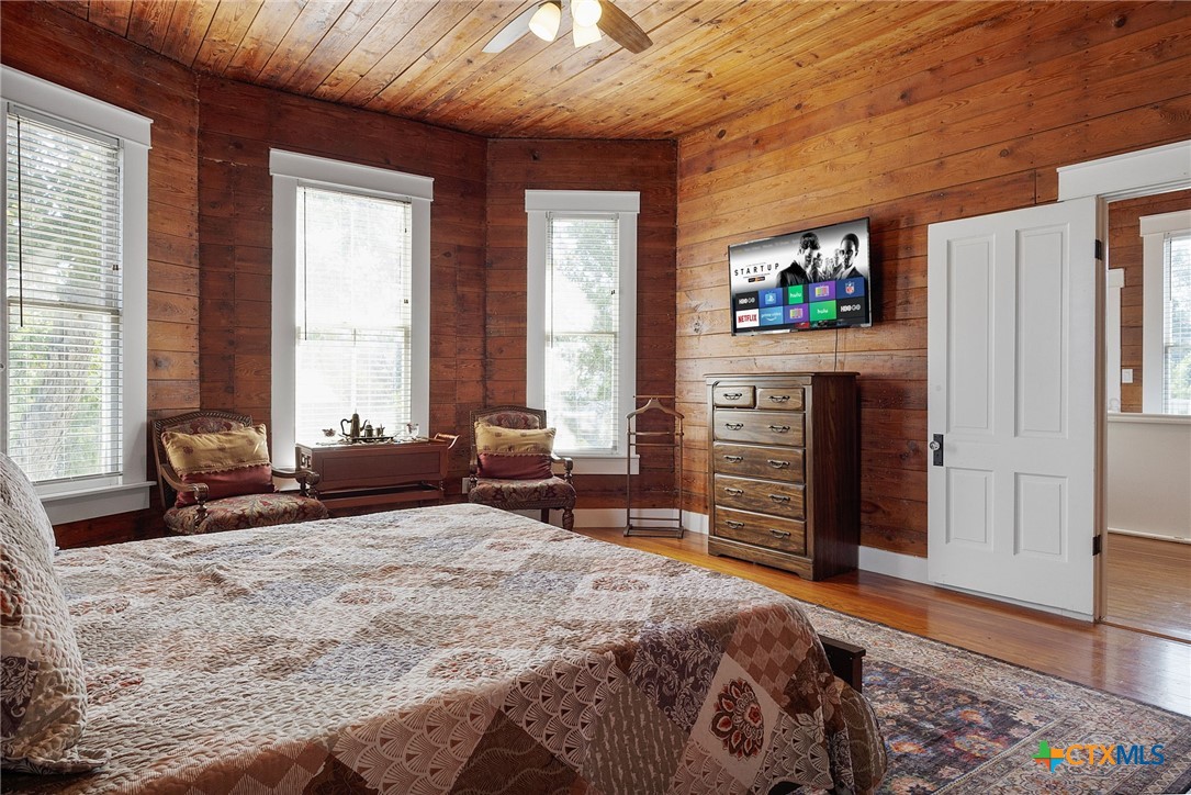main property photo 30