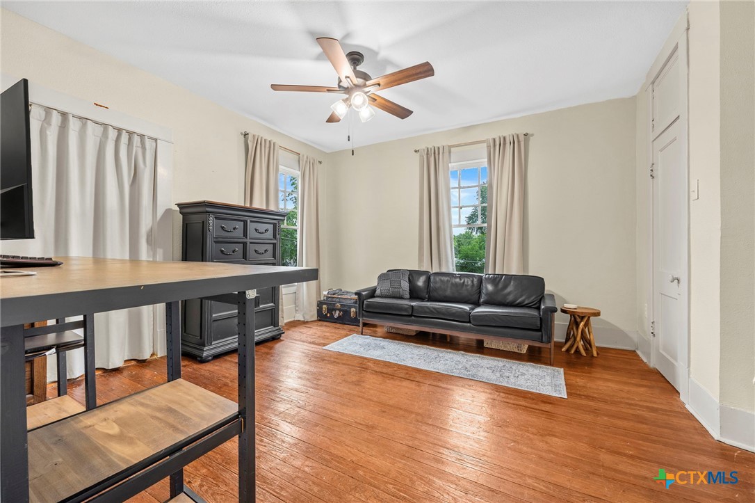 main property photo 18
