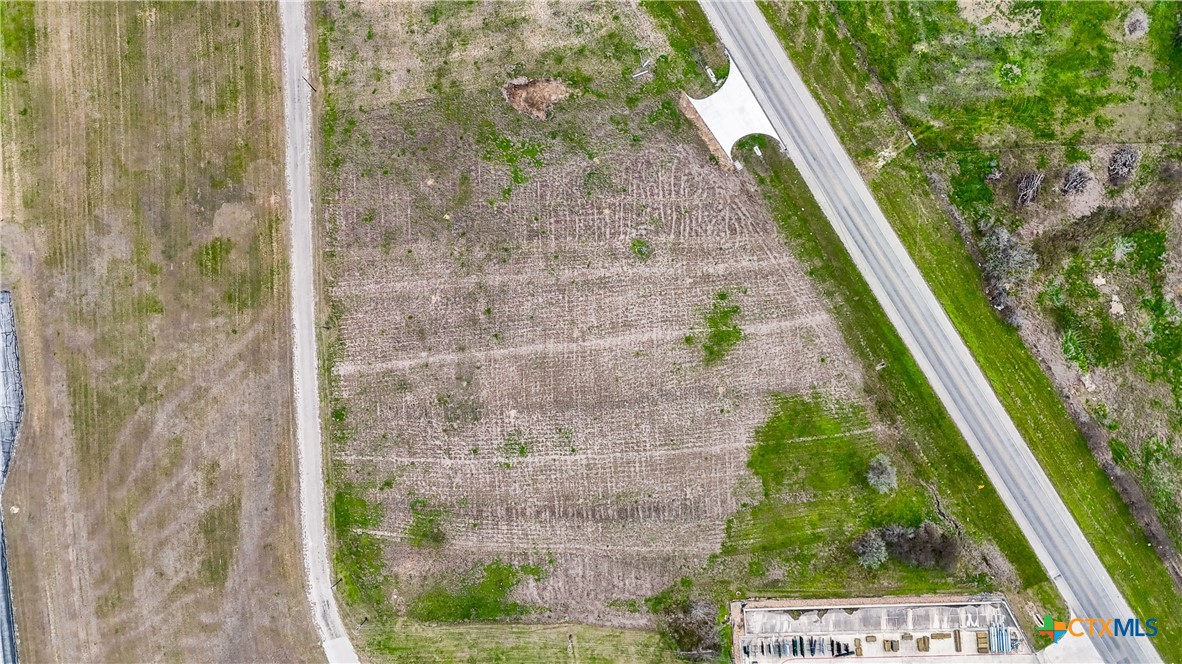 main property photo 32