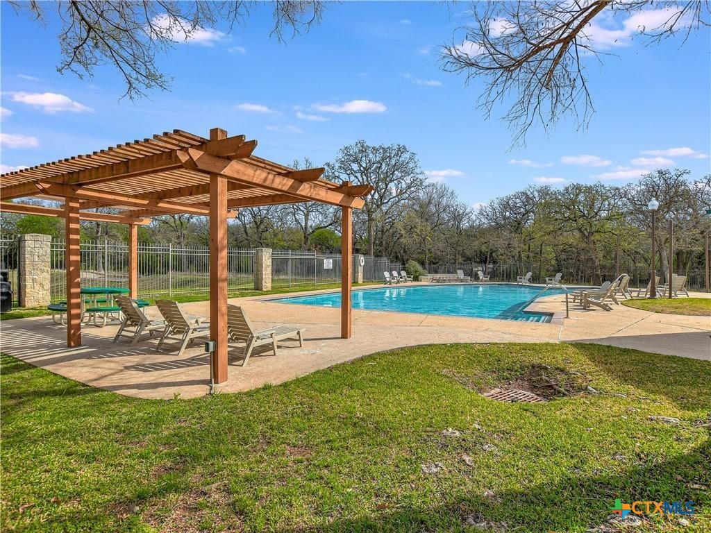 main property photo 37