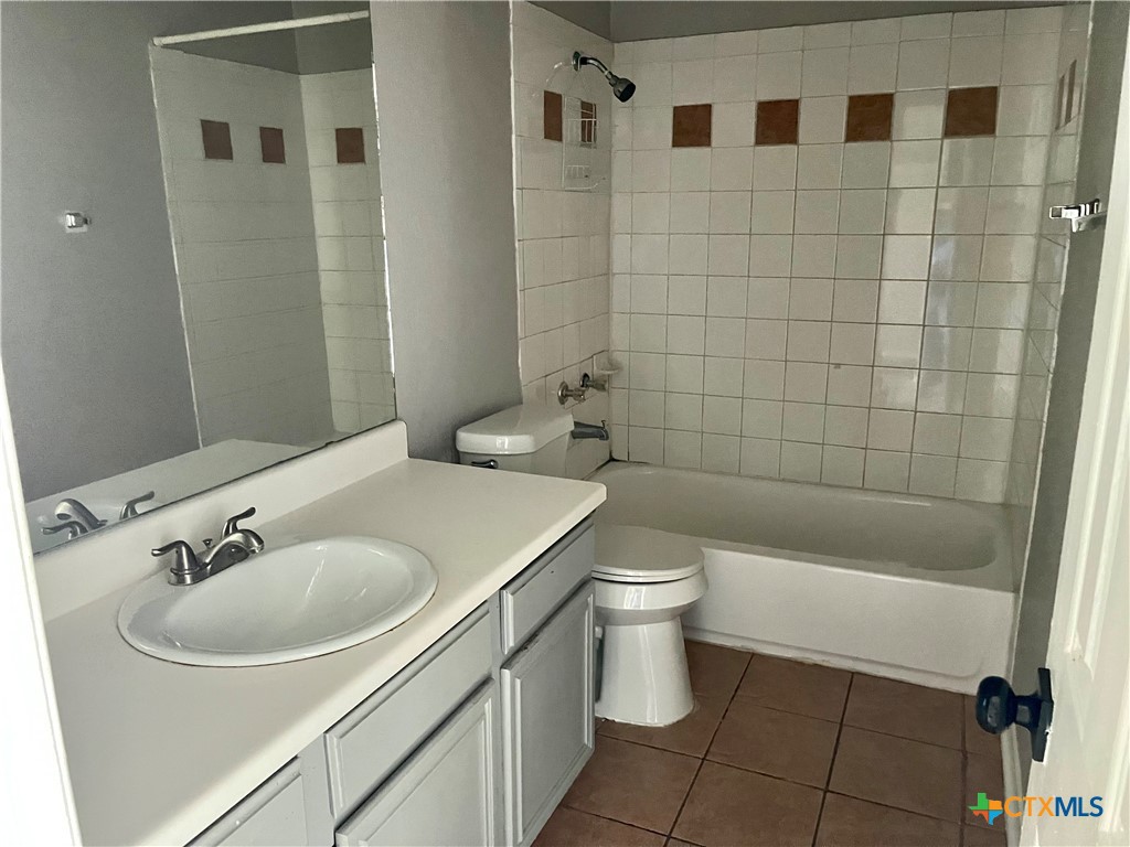 main property photo 7
