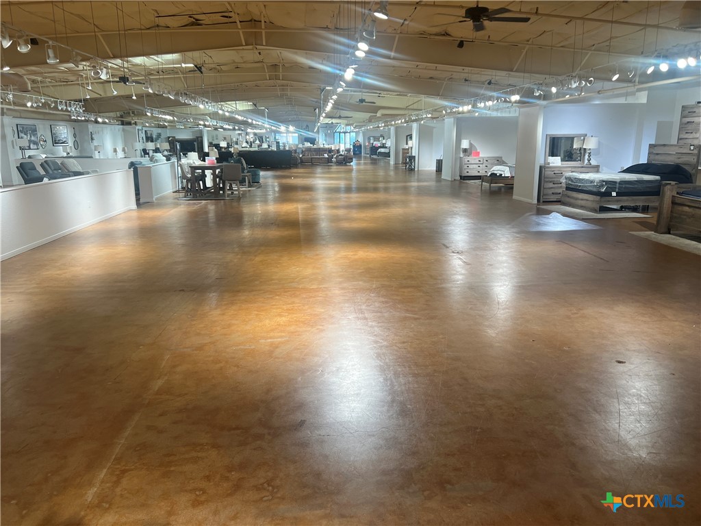 main property photo 11