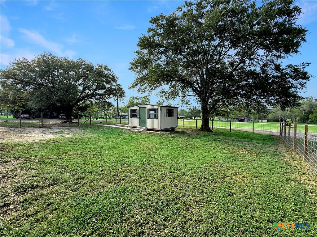 main property photo 17