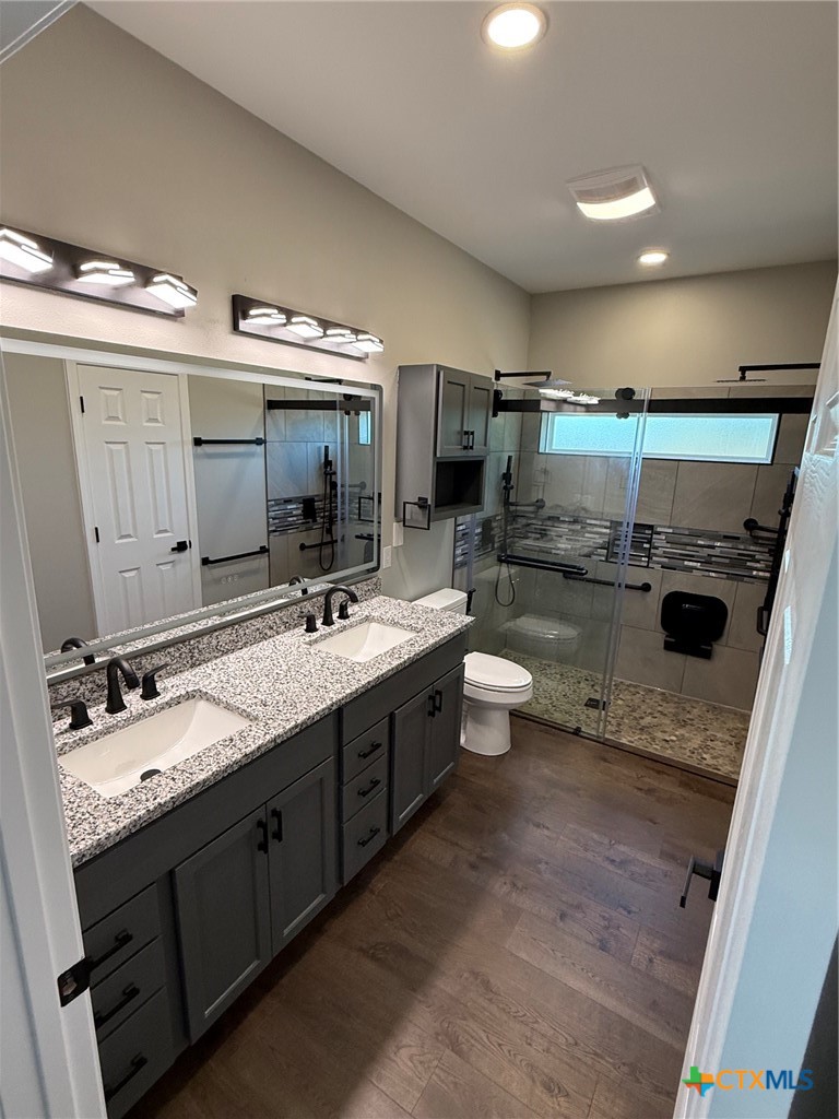 main property photo 6