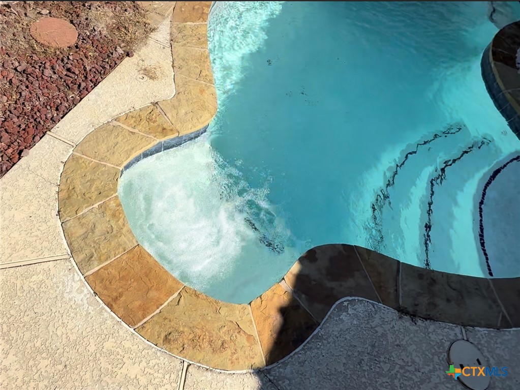 main property photo 8