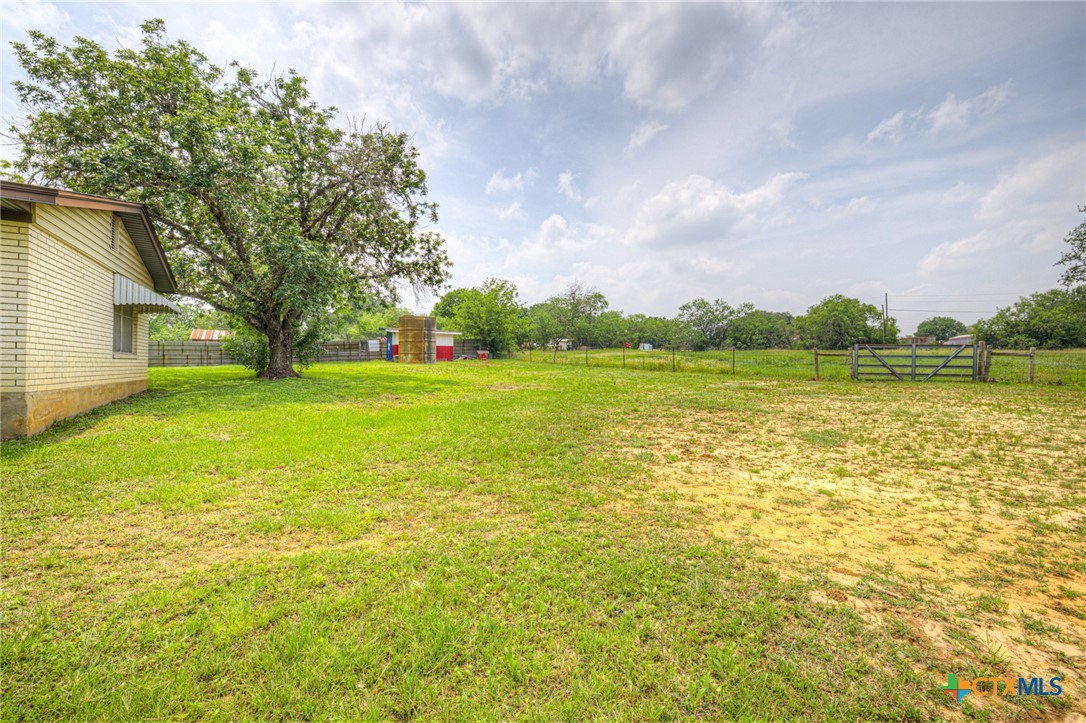 main property photo 30