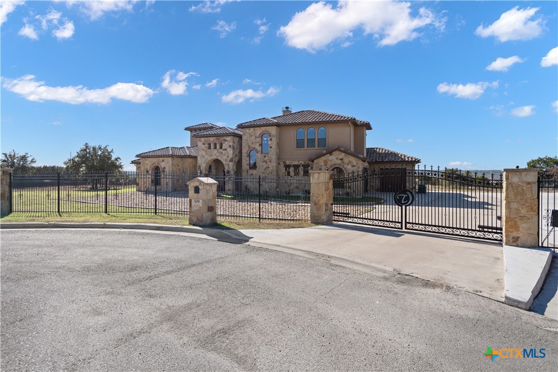 main property photo 2