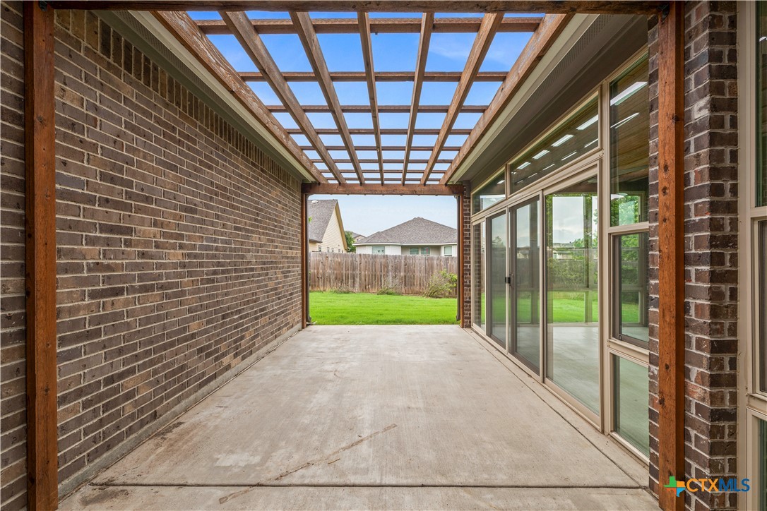 main property photo 41