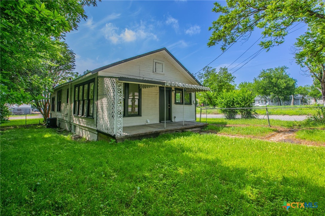 main property photo 17