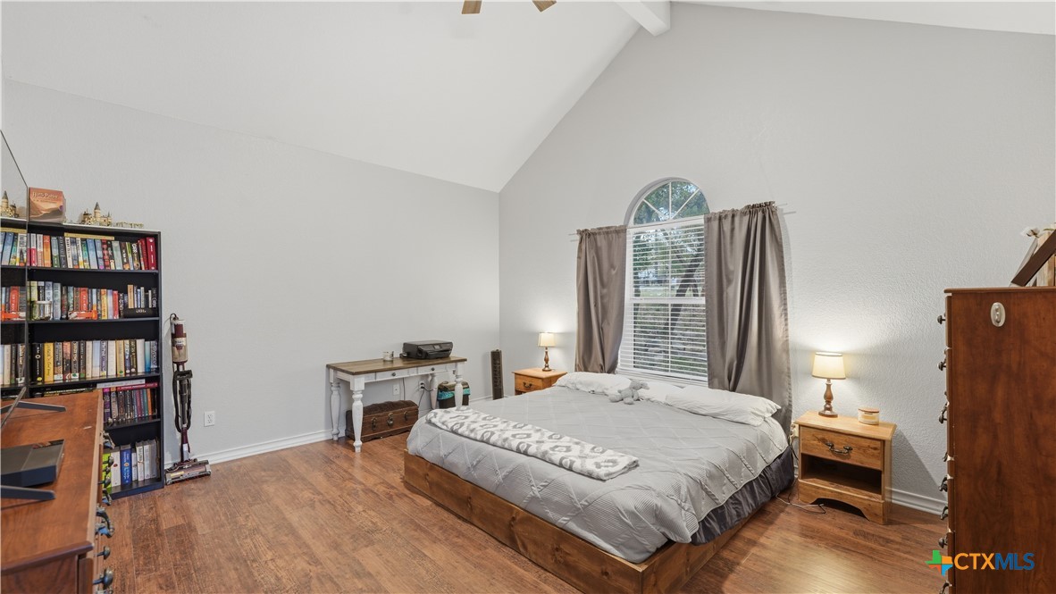 main property photo 13