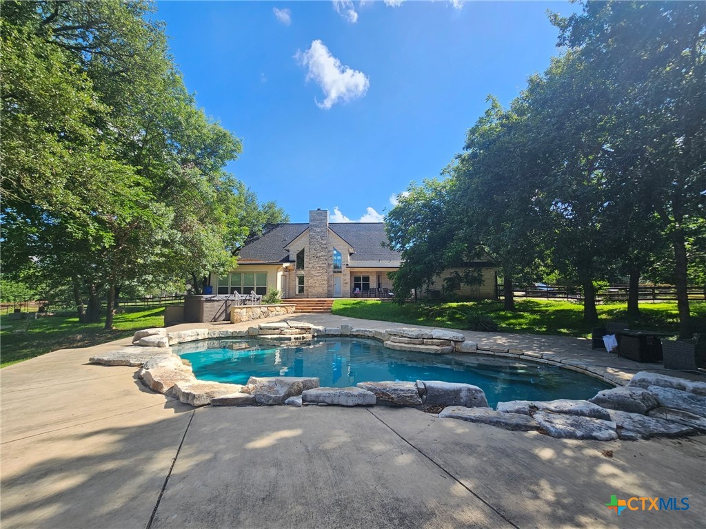 main property photo 3