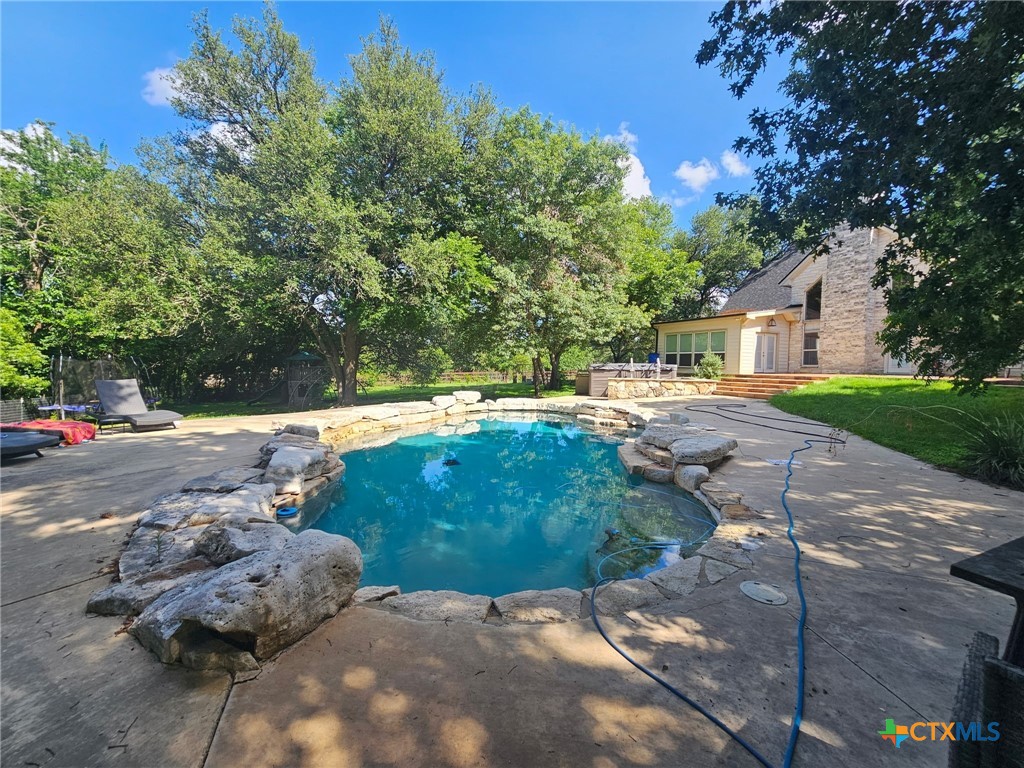 main property photo 4