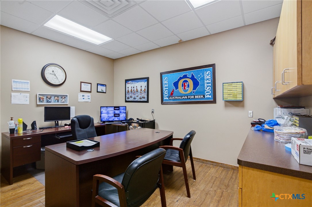 main property photo 14