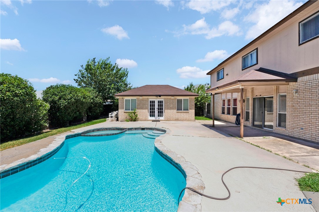 main property photo 21