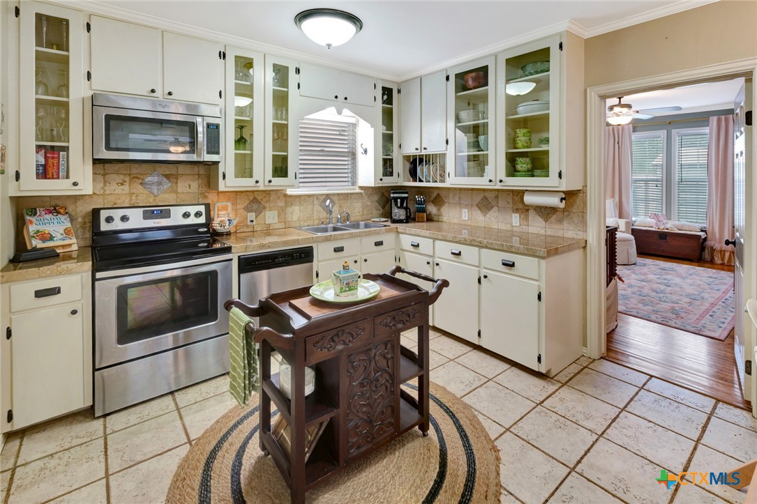main property photo 19