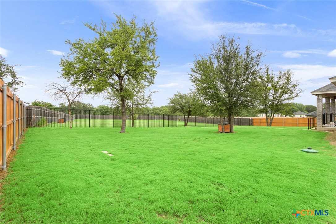 main property photo 40