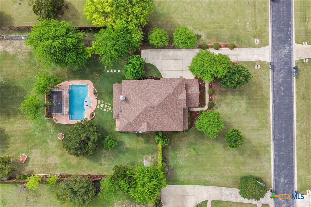 main property photo 32
