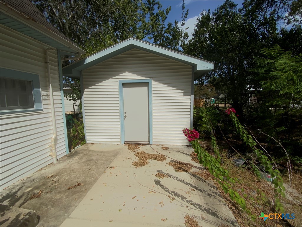 main property photo 6
