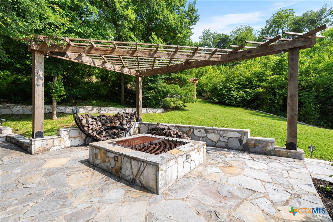 main property photo 35