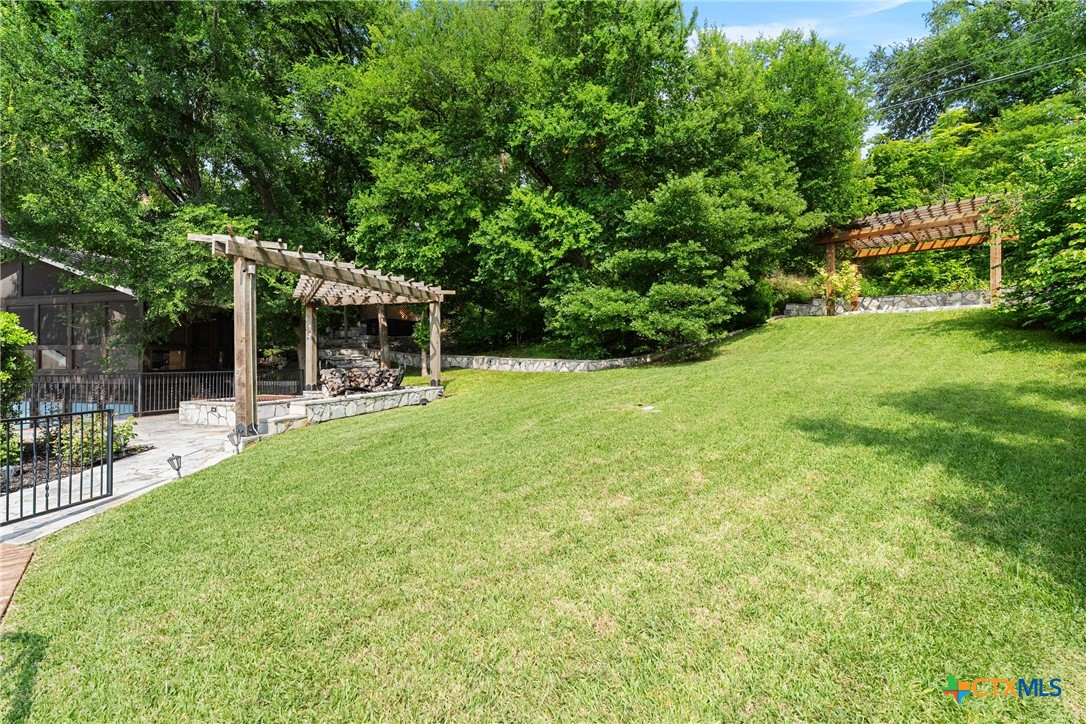 main property photo 36