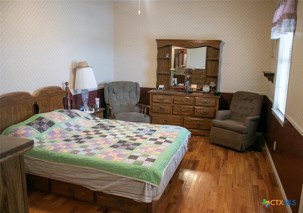 main property photo 11