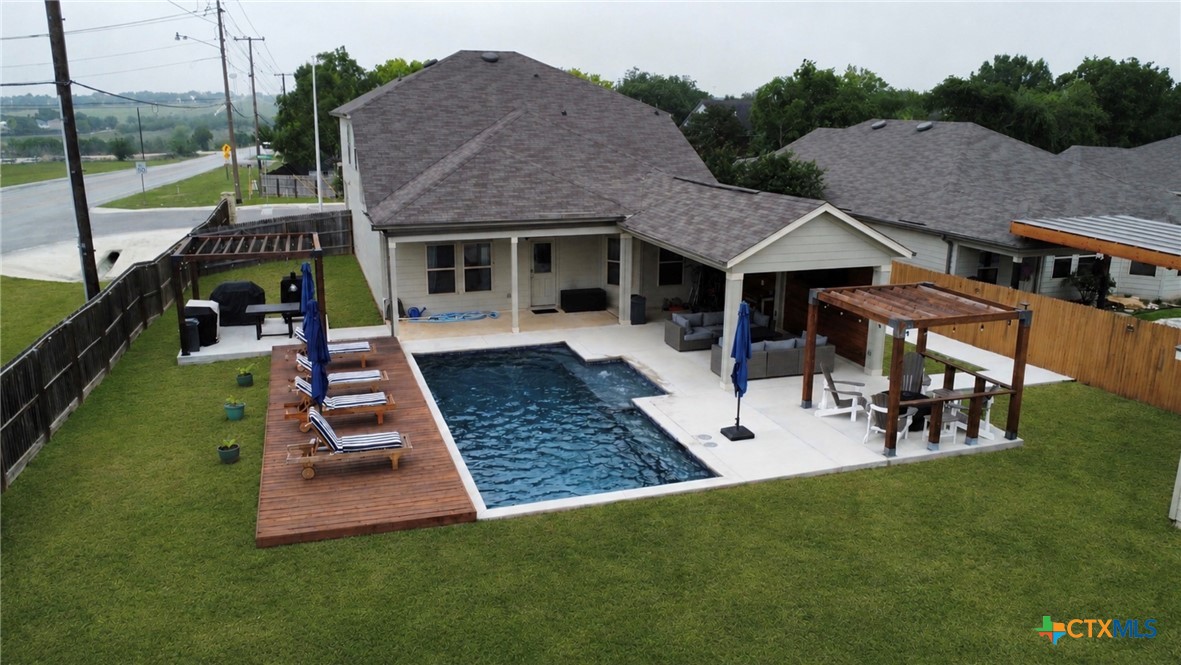 main property photo 35