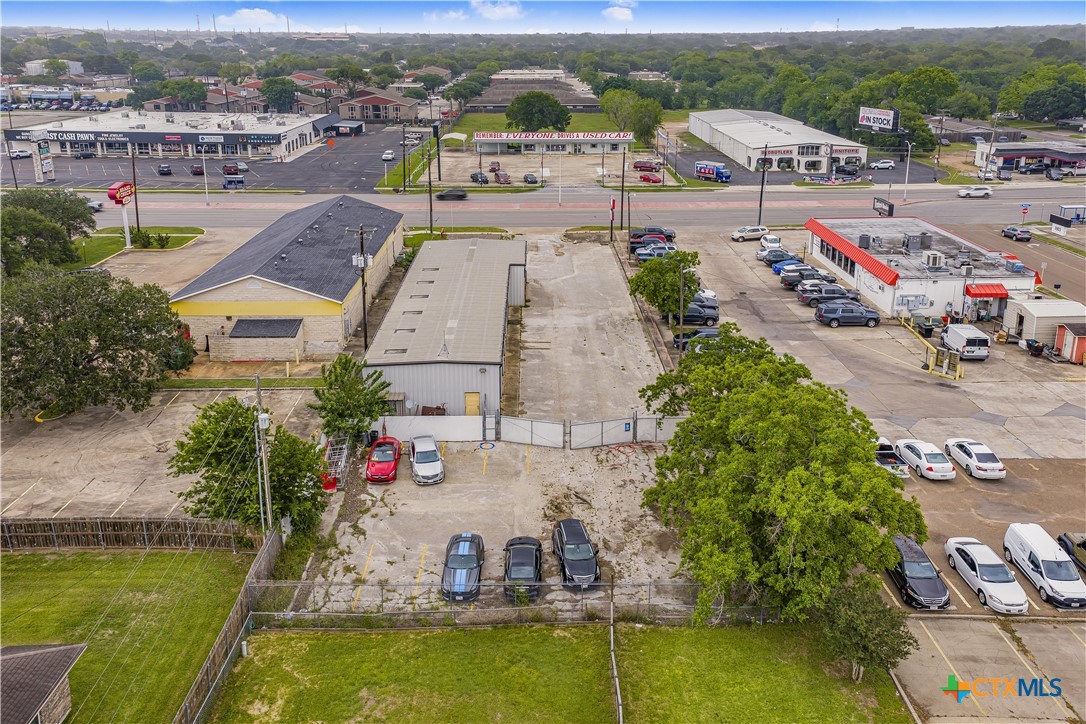 main property photo 30