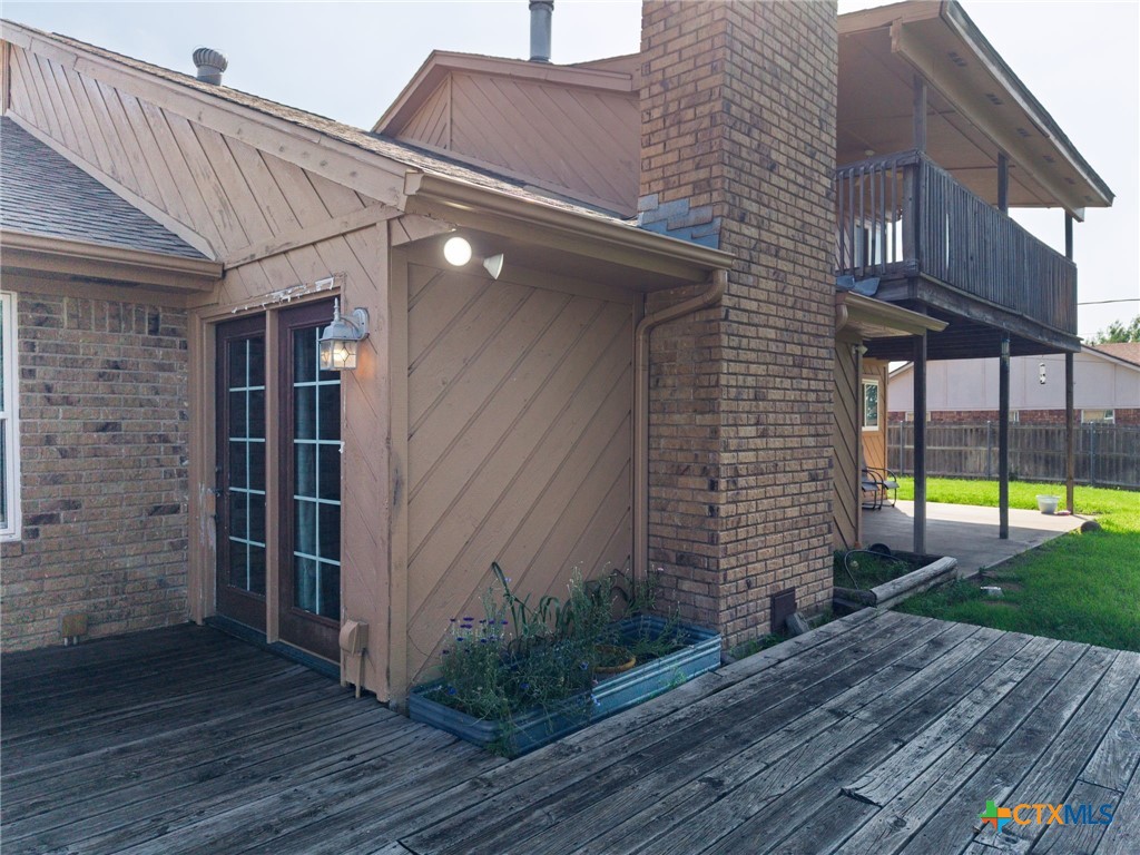 main property photo 32