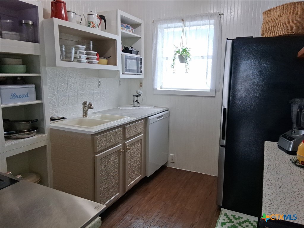 main property photo 14