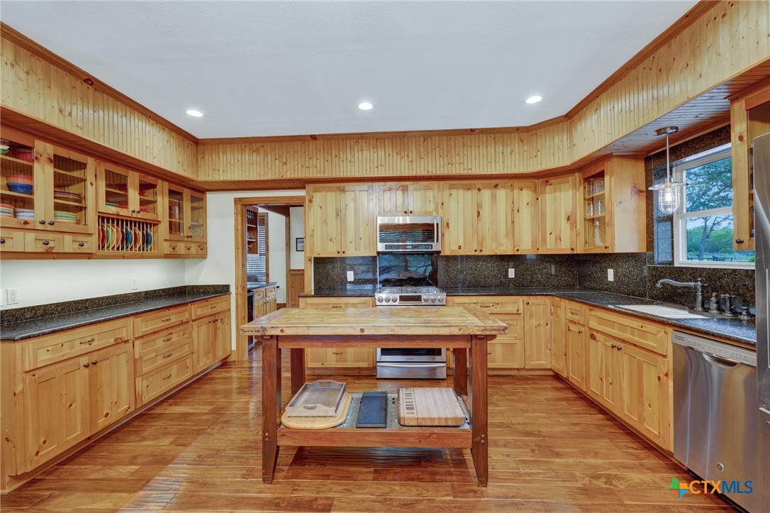 main property photo 20