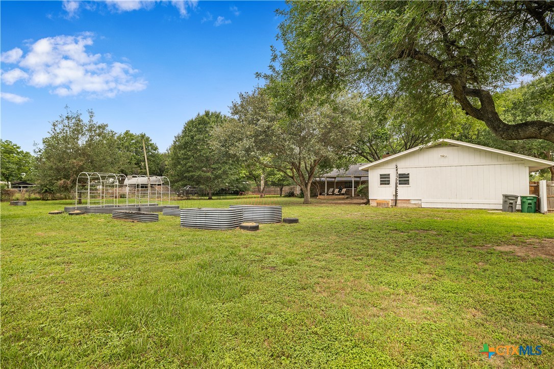 main property photo 11