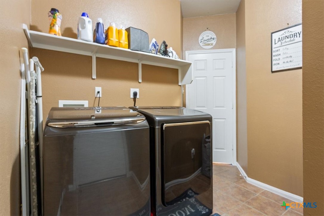 main property photo 6