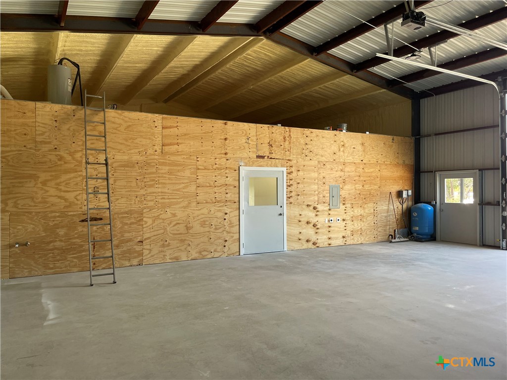 main property photo 18