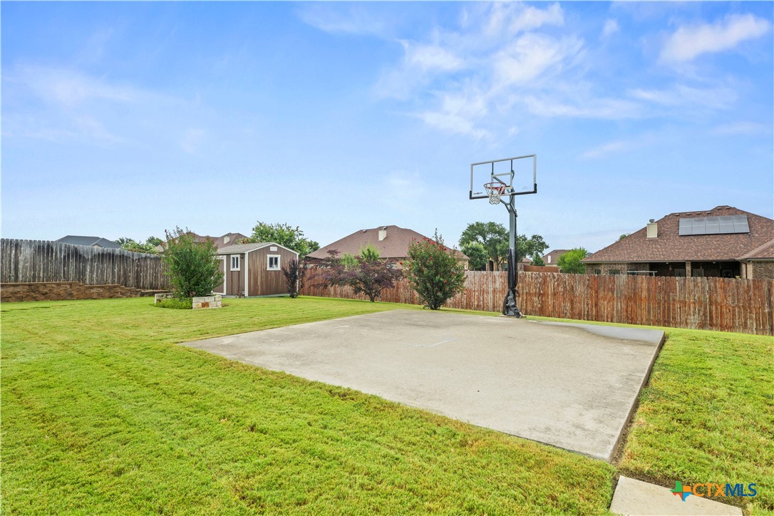 main property photo 40