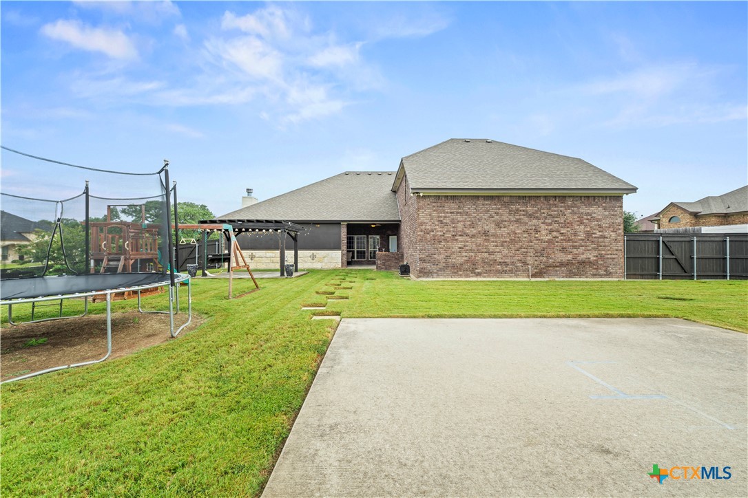 main property photo 42