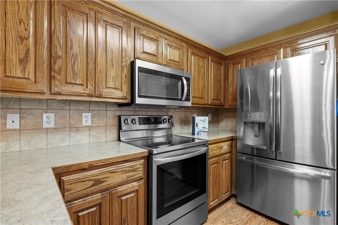 main property photo 9
