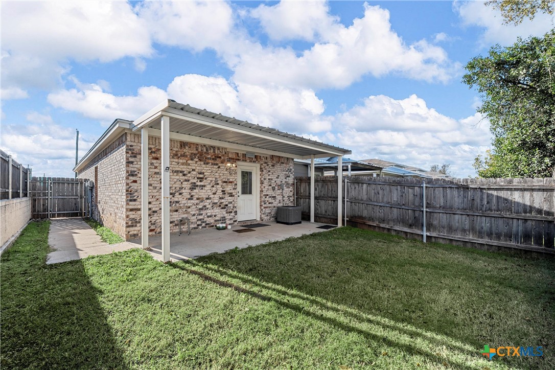 main property photo 14