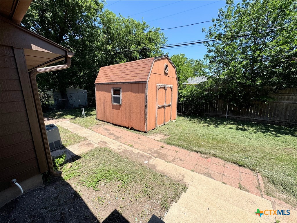 main property photo 41