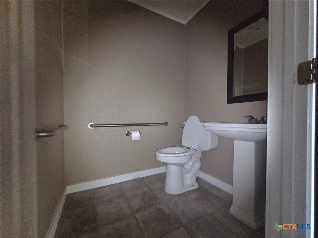 main property photo 9