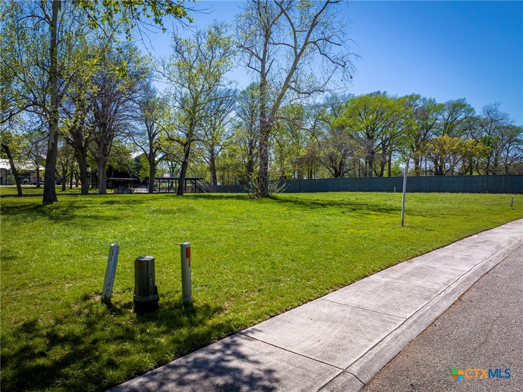 main property photo 11