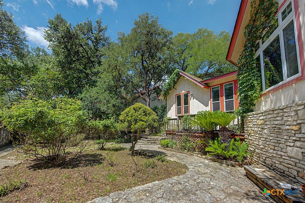 main property photo 31