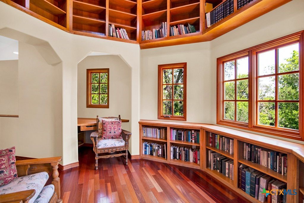 main property photo 25
