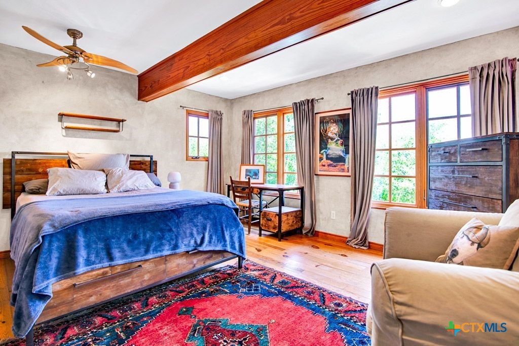main property photo 28
