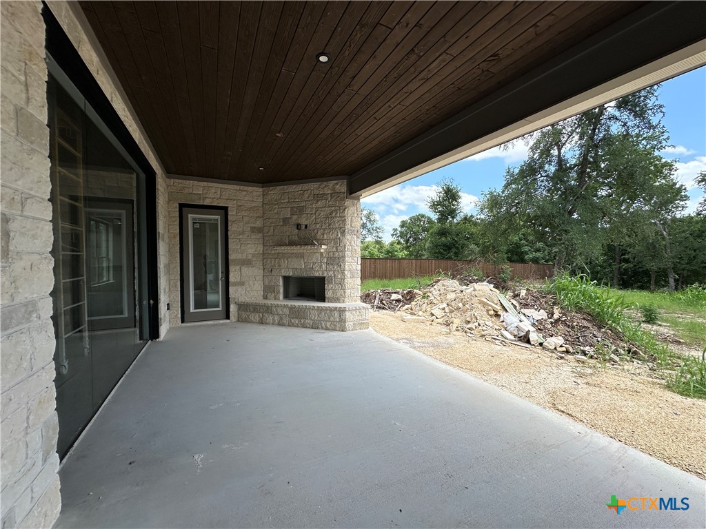 main property photo 40