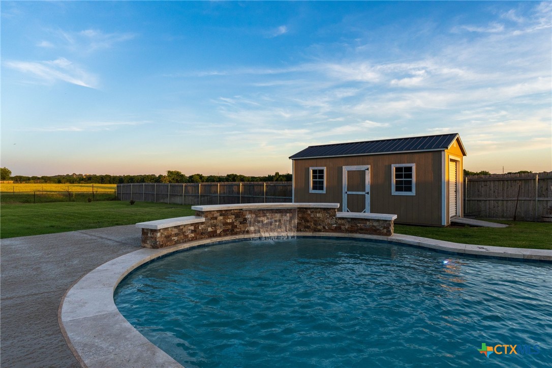main property photo 35