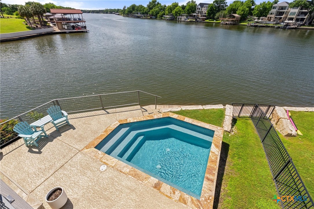 main property photo 12