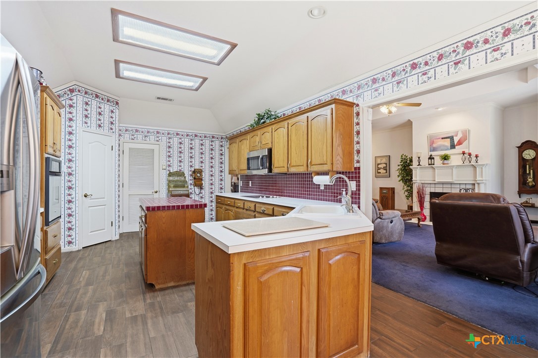 main property photo 13