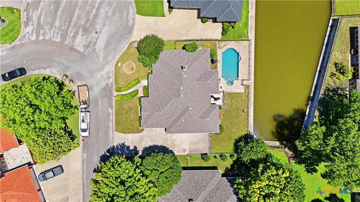 main property photo 38