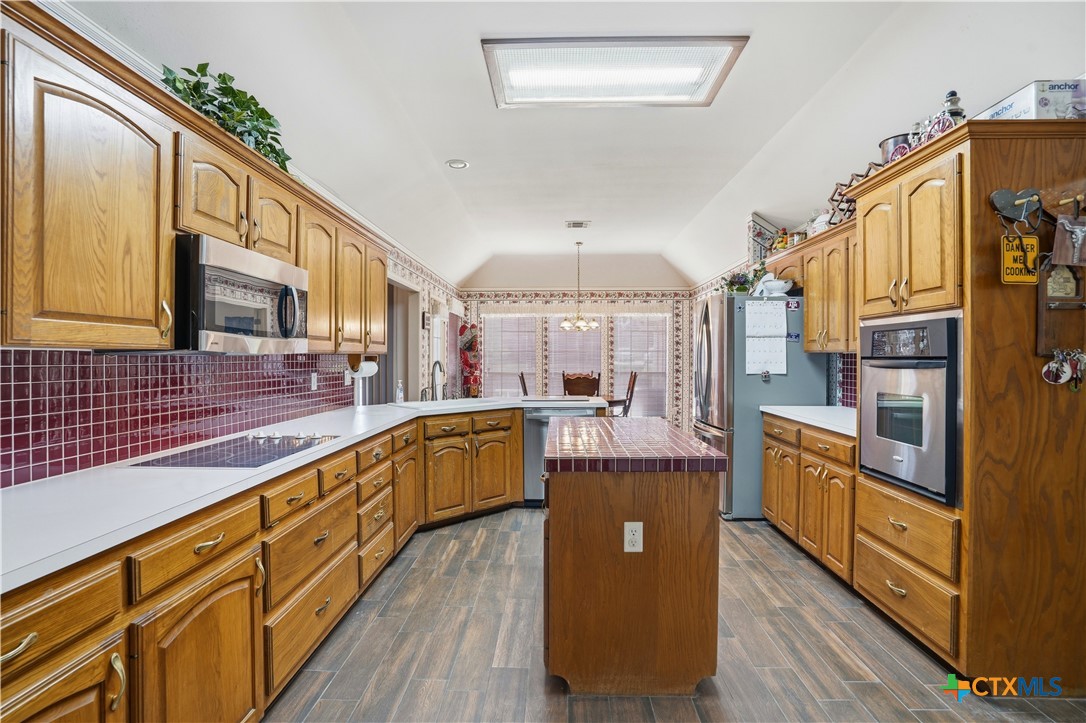 main property photo 9